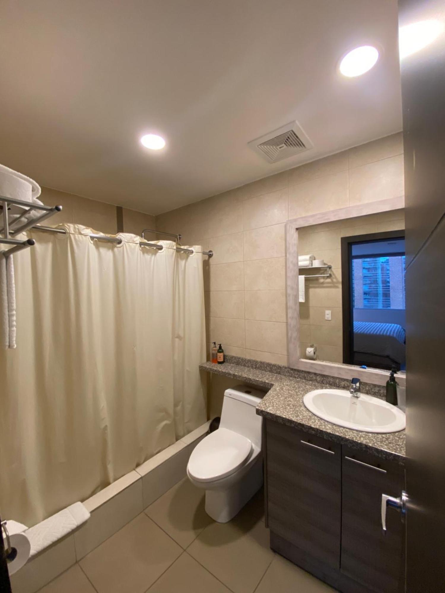 Apartamento Finlandia Park Suite Quito Esterno foto